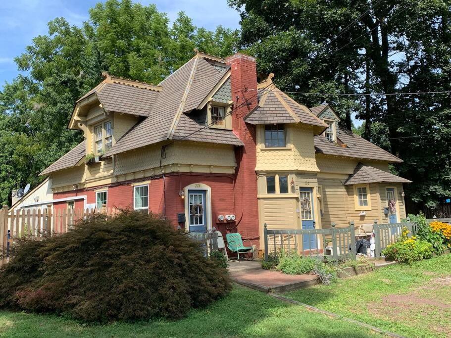 Luxury Apartment In Historic Carriage House Кенет Скуеър Екстериор снимка