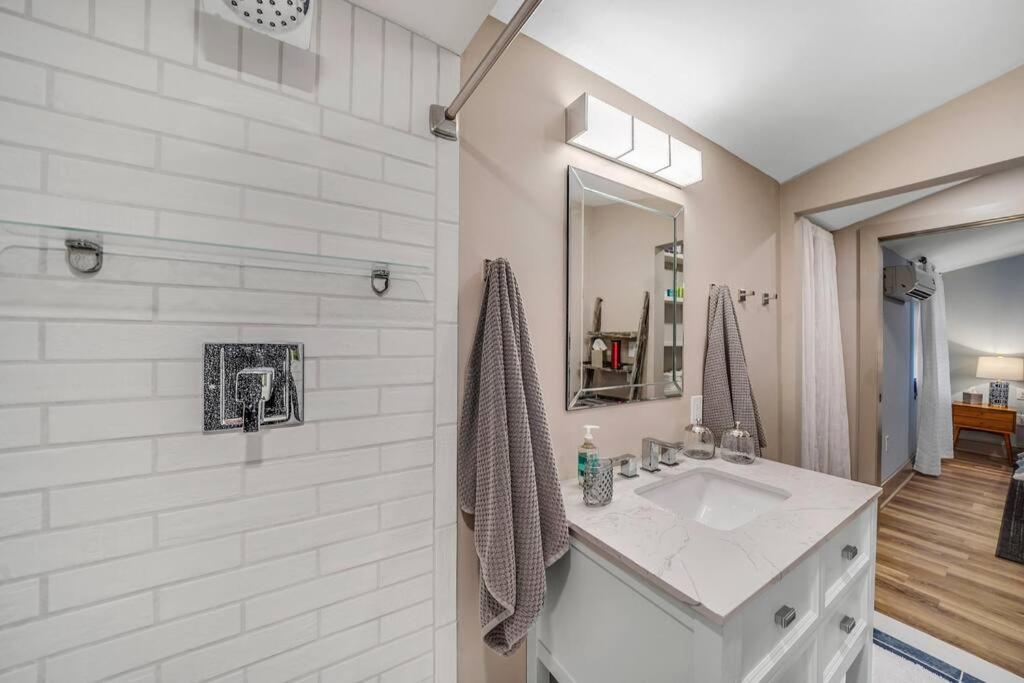 Luxury Apartment In Historic Carriage House Кенет Скуеър Екстериор снимка