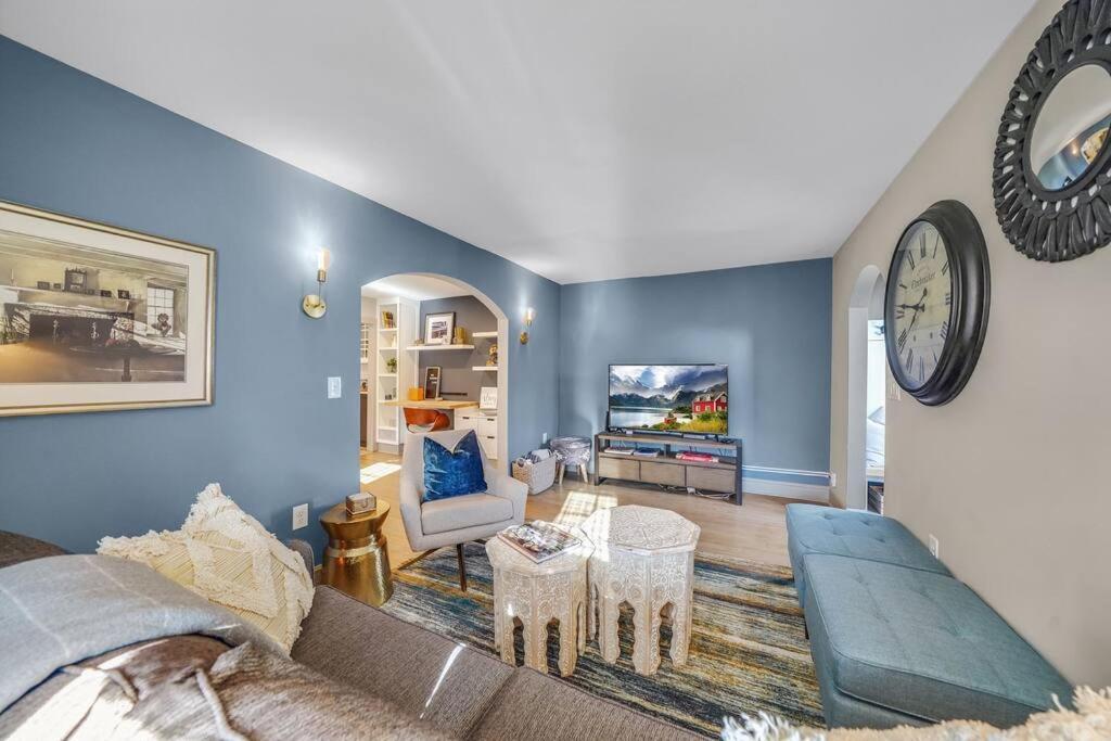 Luxury Apartment In Historic Carriage House Кенет Скуеър Екстериор снимка
