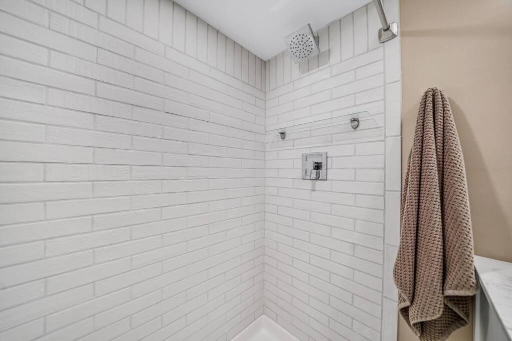 Luxury Apartment In Historic Carriage House Кенет Скуеър Екстериор снимка