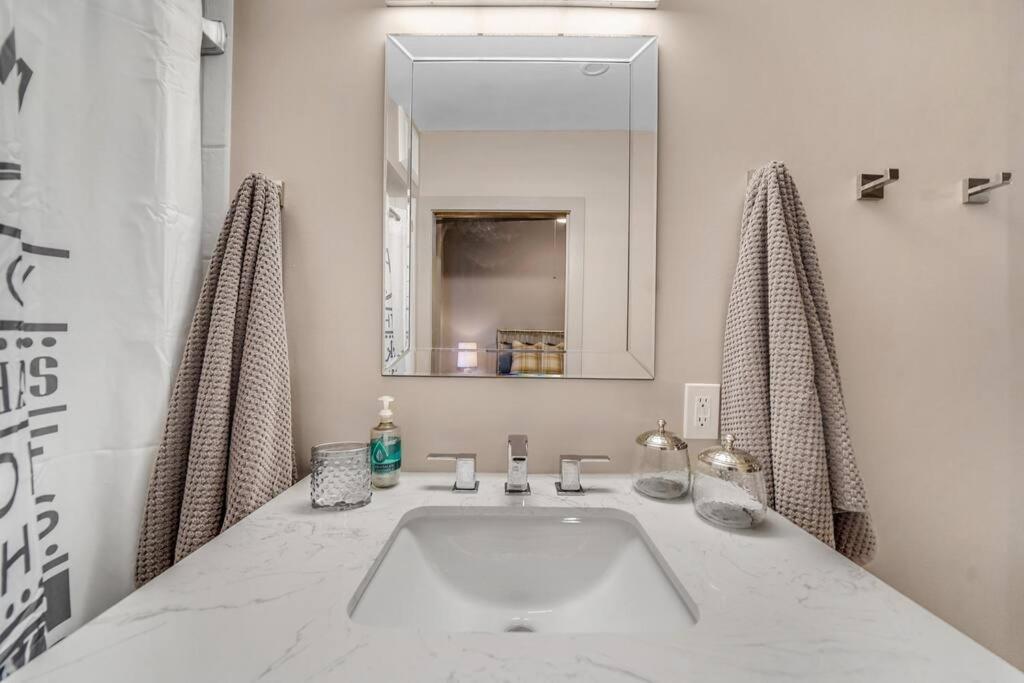 Luxury Apartment In Historic Carriage House Кенет Скуеър Екстериор снимка